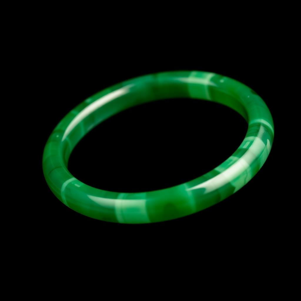 Imperial Green Jade Bangle · 珠宝 · Vera Buy